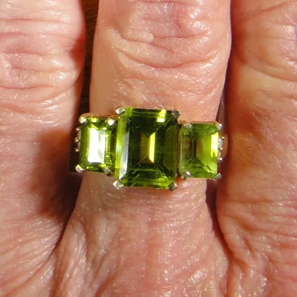 Peridot Ring - Picture 2 of 10